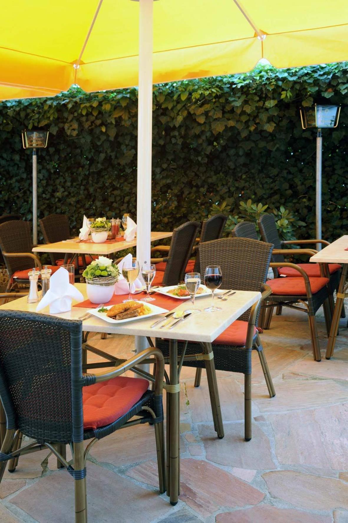 Hotel & Restaurant Hugenottengarten Friedrichsdorf Kültér fotó